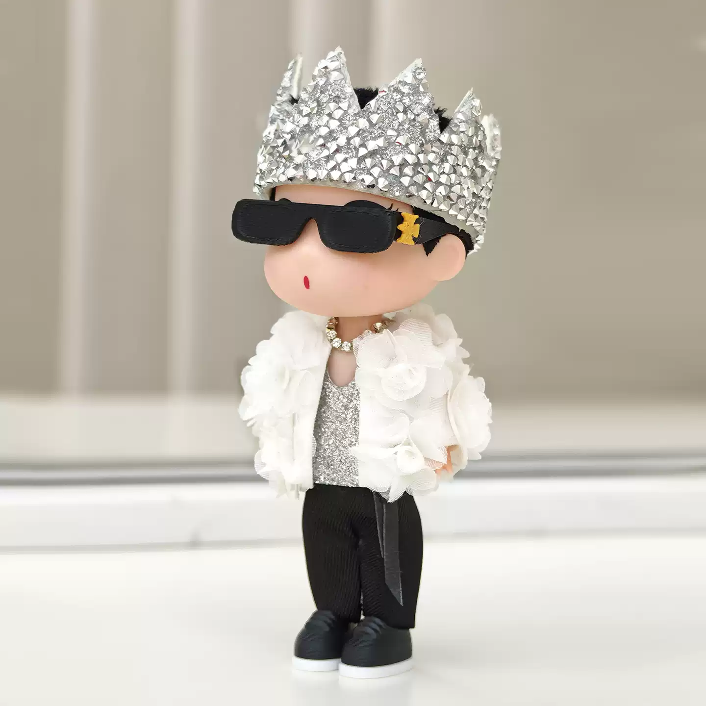 G-DRAGON White Rose Crown Doll Keychain 5.12 Inch